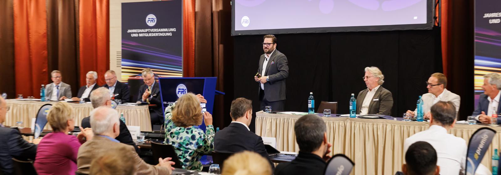 FRi-Jahreshauptversammlung (Plenum)