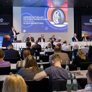 1a_FRi_Jahreshauptversammlung_Plenum und Weitz